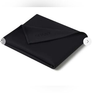 SPANX air Essentials blanket in very black NWT in package